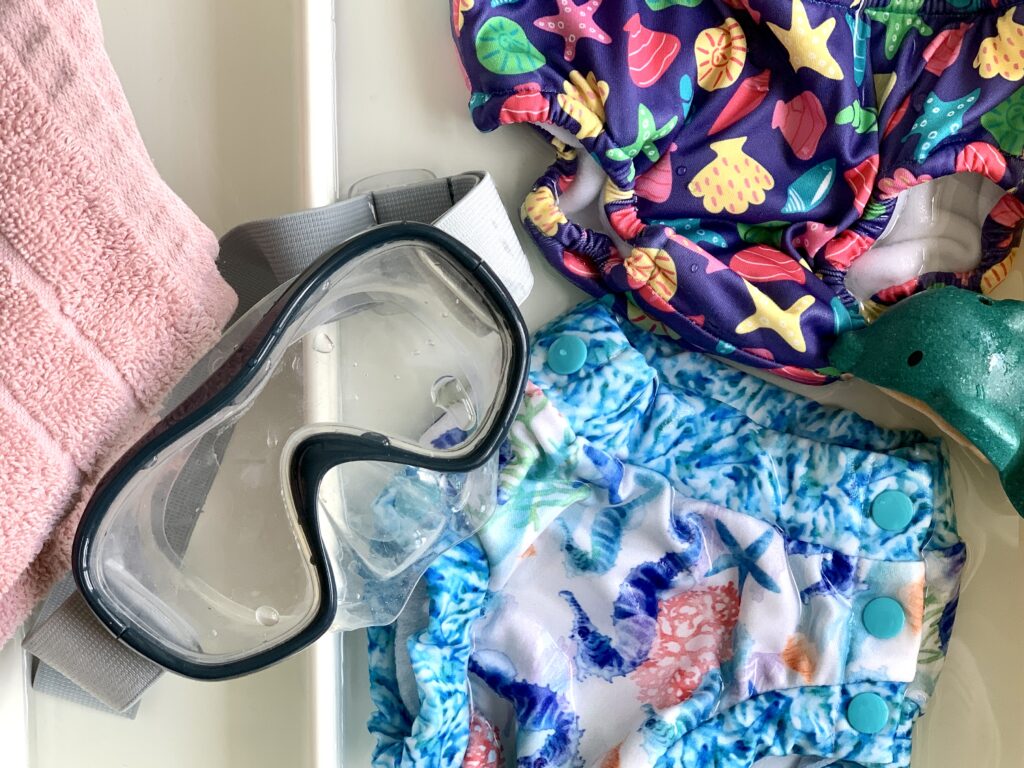 Was ziehe ich meinem Baby über die Schwimmwindel an - im normalfall brauchts da nix